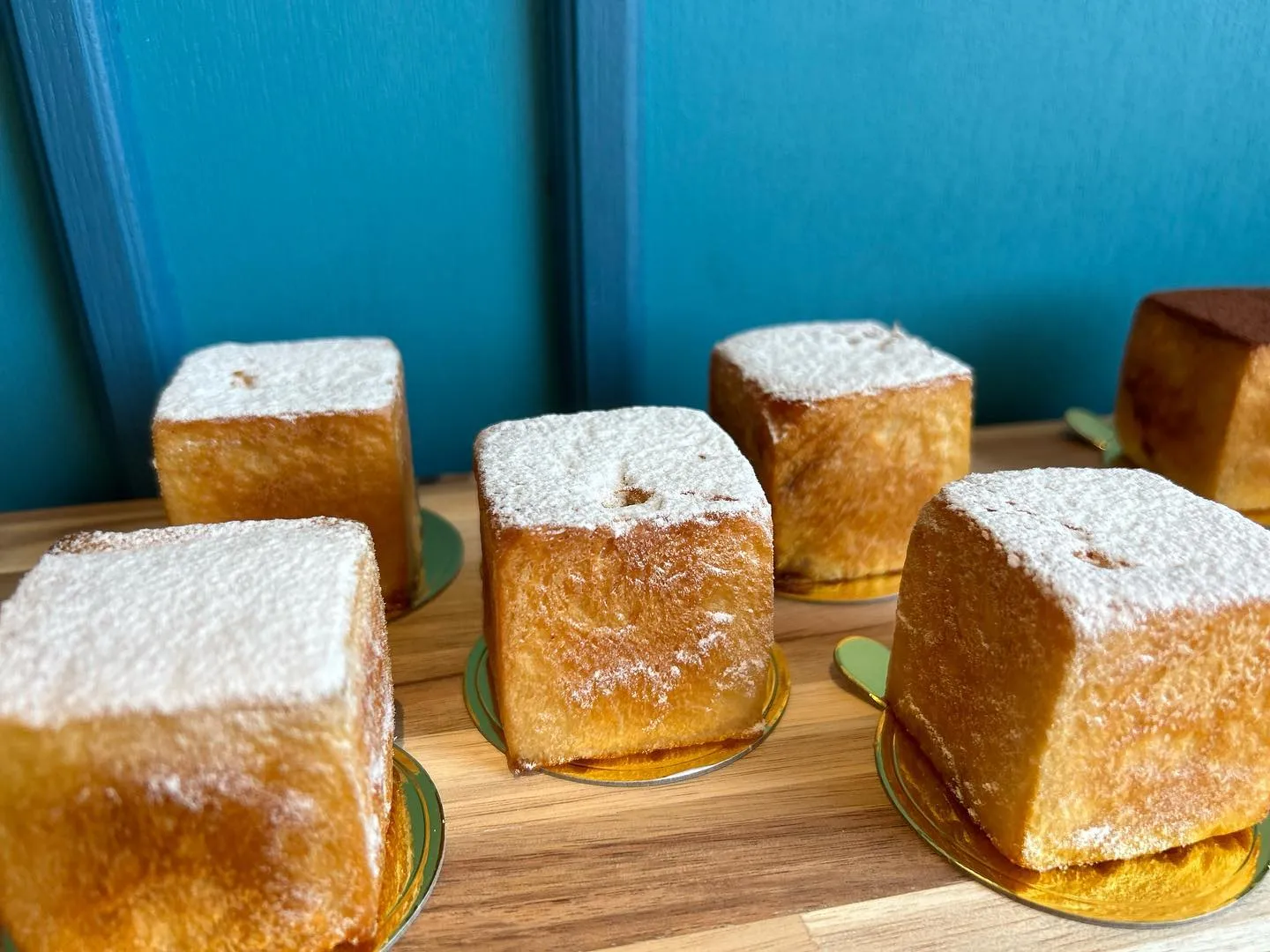 シュークリームに続く？真四角のパンができました🍞